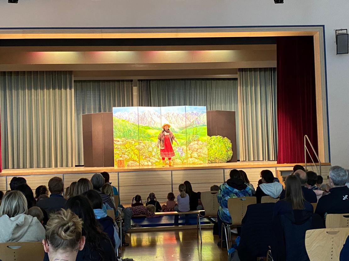 Kindertheater Heidi begeistert im Kulturhaus Wallhausen